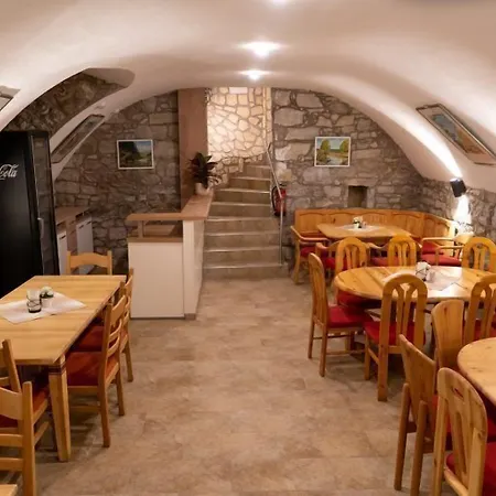 Landgasthof Ochsen Konukevi Wutoschingen